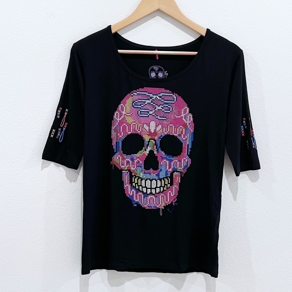 AY Guey Skull Shirt Love is in the Air Size L